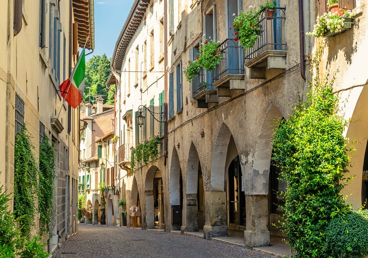 A narrow street in Asolo