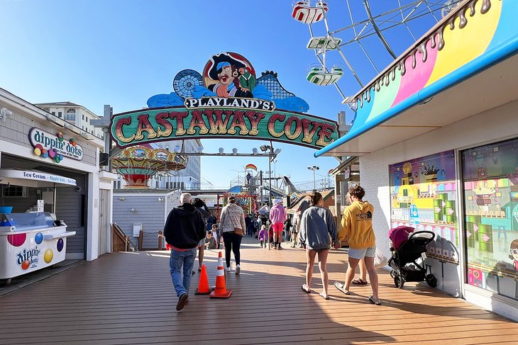 Playland's Castaway Cove