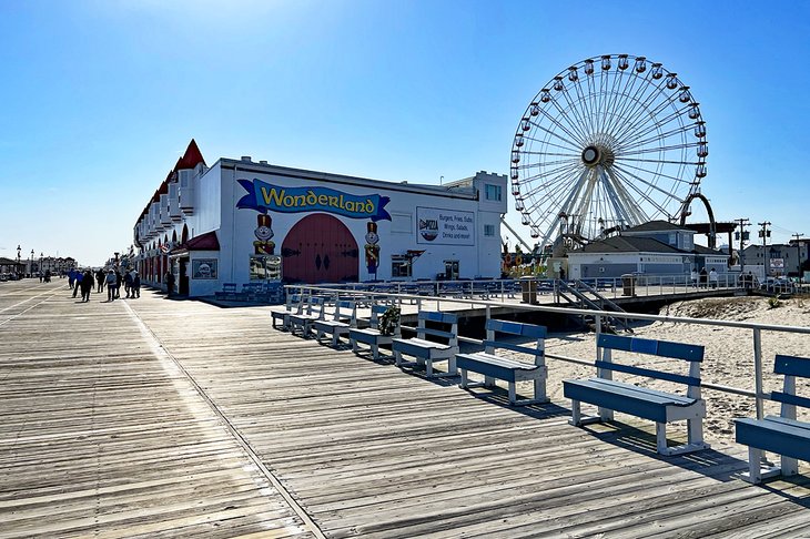 The Giant Wheel at Gillian’s Wonderland Pier