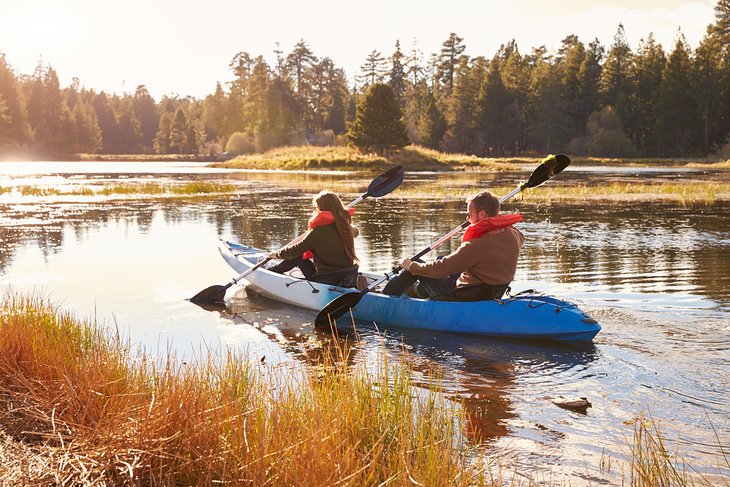 Couple kayaking in Big Bear, California