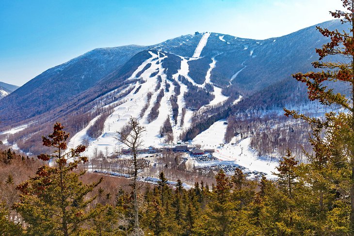 Skiing at Cannon Mountain