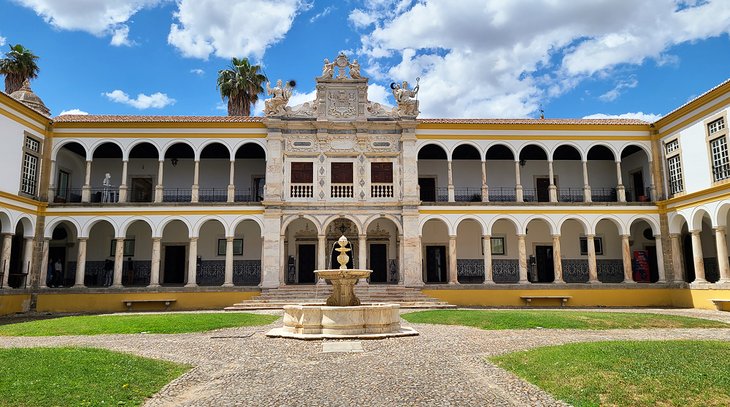 Universidade de Évora