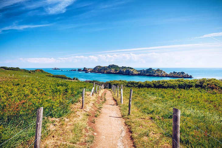 Sentier des Douaniers (The Custom Officers' Path) to Pointe du Grouin