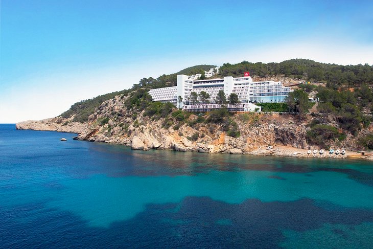 Photo Source: Hotel Galeon