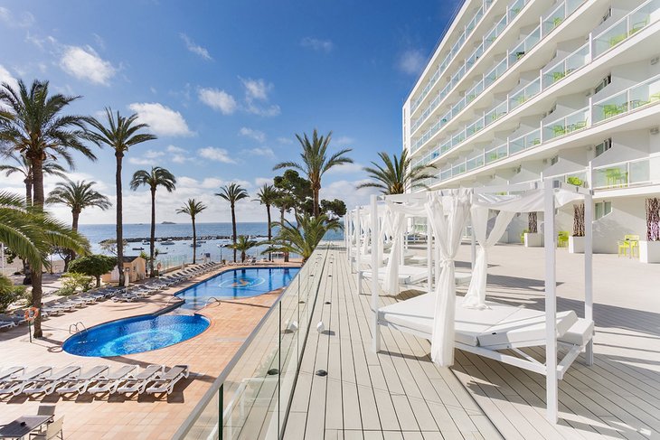 Photo Source: The Ibiza Twiins