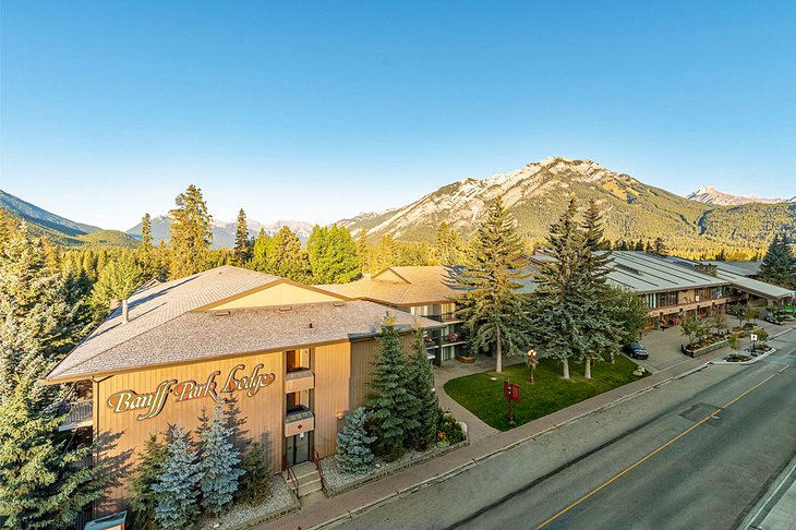 Photo Source: Banff Park Lodge Resort Hotel &amp; Conference Center