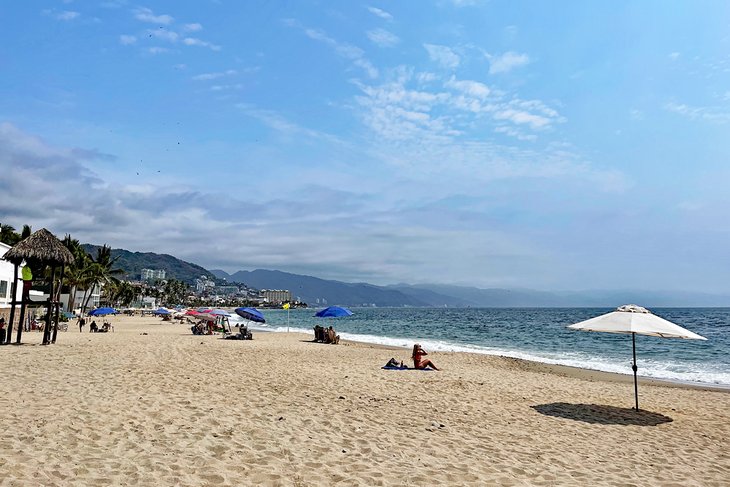 Cinco de Diciembre neighborhood beach