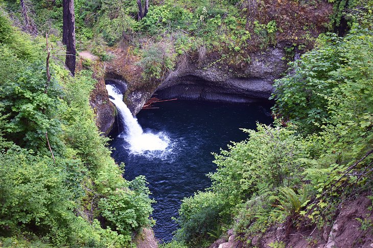 Punch Bowl Falls