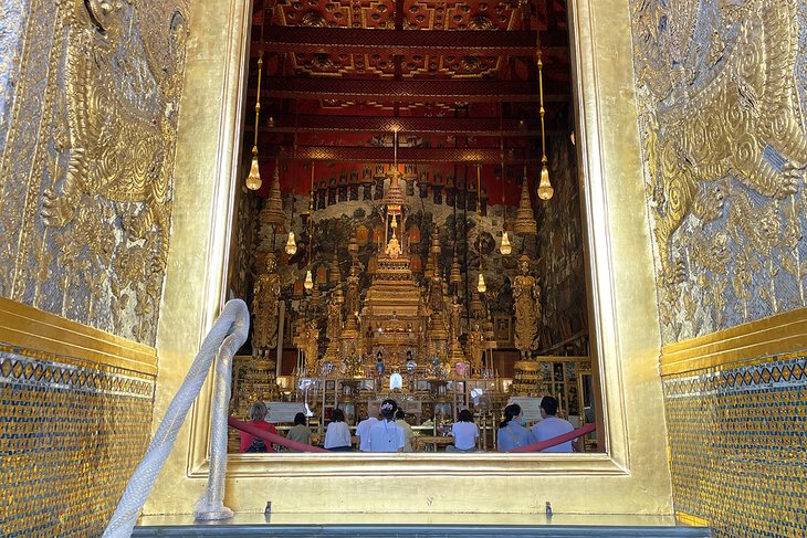 Emerald Buddha altar