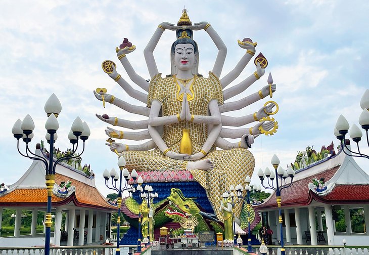 Wat Plai Laem