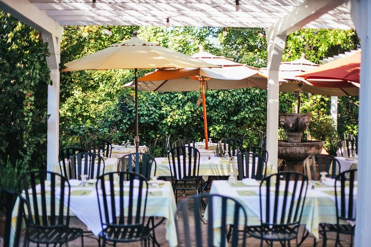 Outdoor dining in Napa Valley