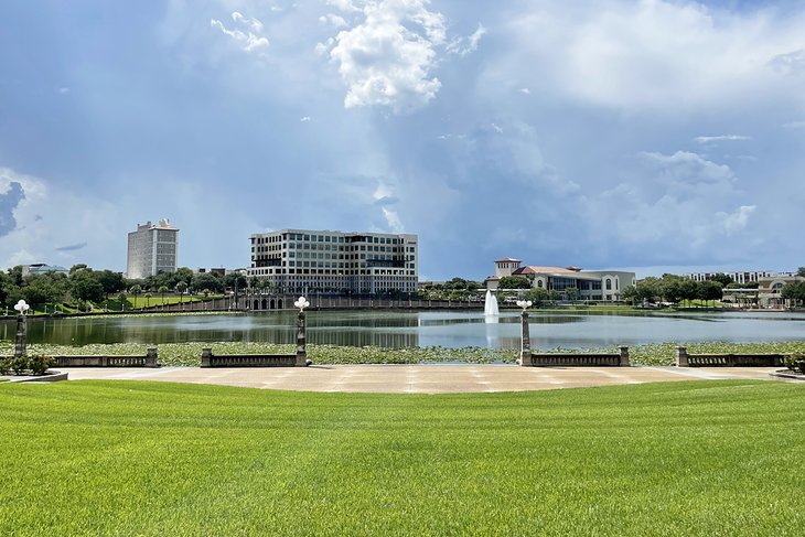 Lake Mirror Park