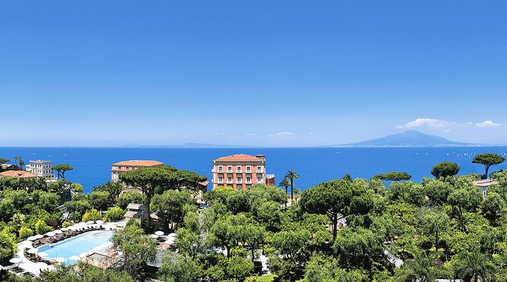Photo Source: Grand Hotel Excelsior Vittoria