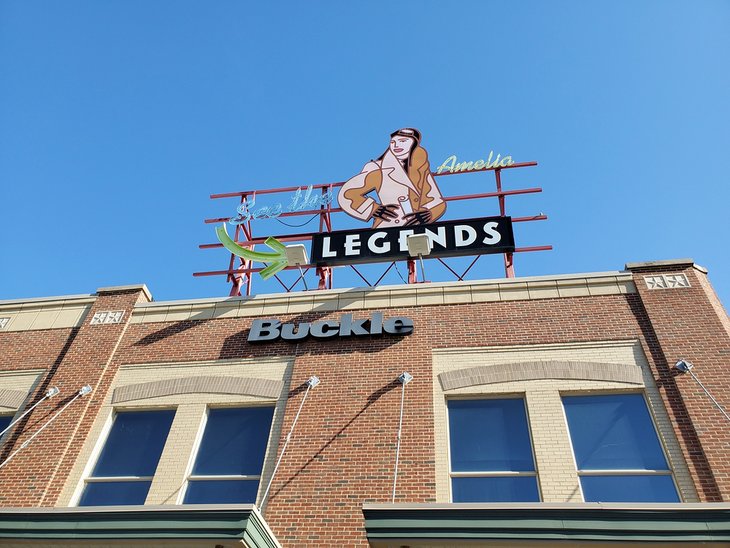 Legends Outlets Kansas City