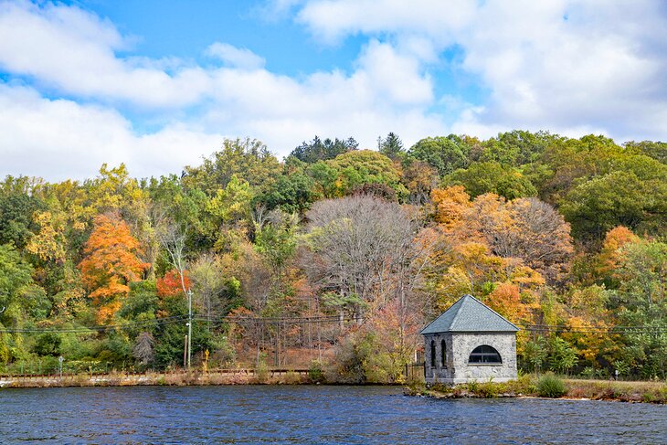 Tarrytown Lakes Park