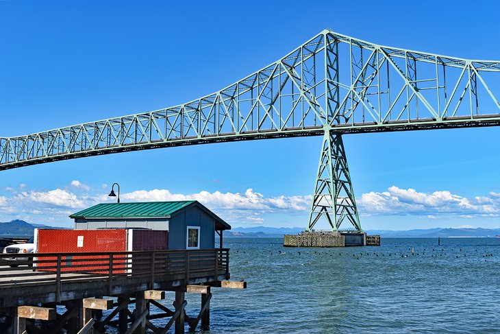 Astoria-Megler Bridge, Astoria