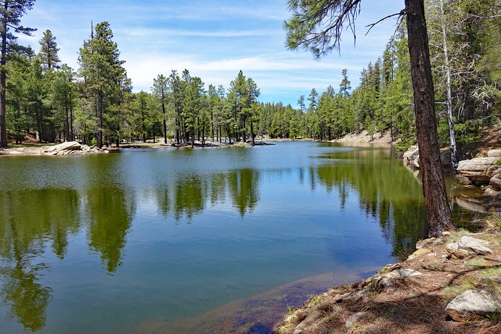 Knoll Lake