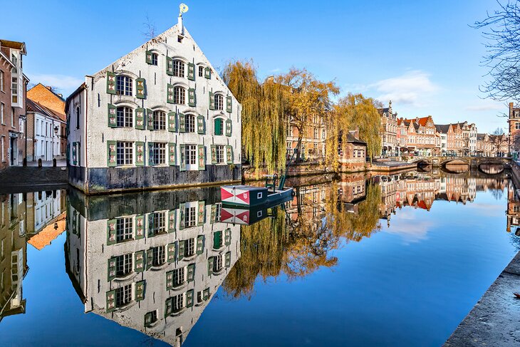 17th-century De Fortuin Restaurant in Lier