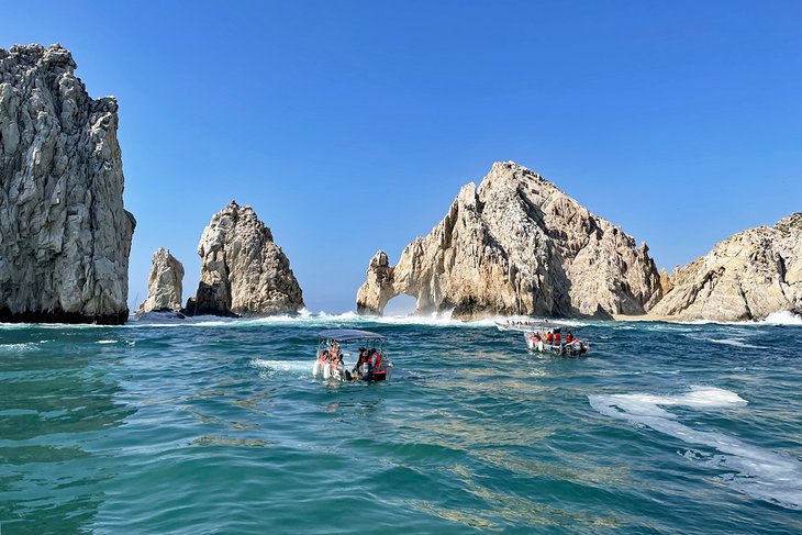 Tour boats at El Arco