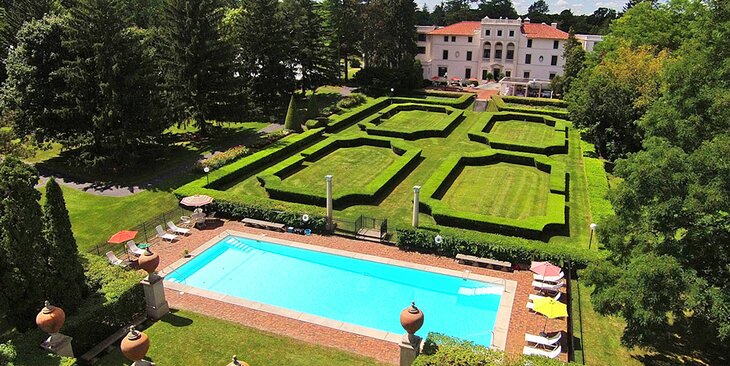 Photo Source: Geneva on the Lake Boutique Resort Hotel