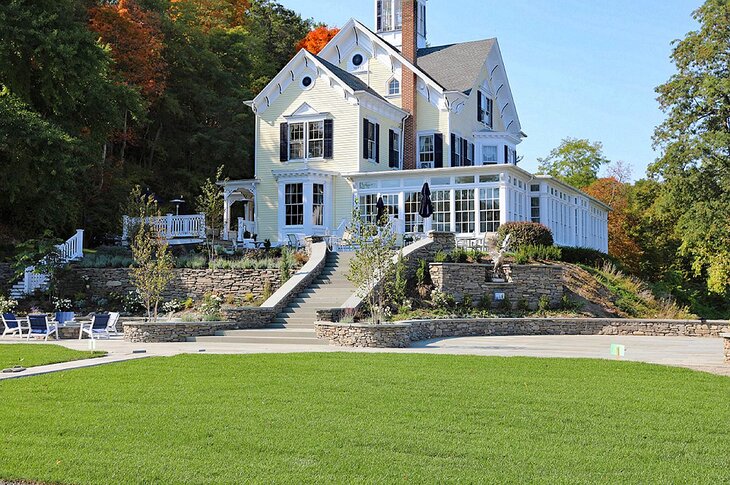 Photo Source: Inn at Taughannock Falls