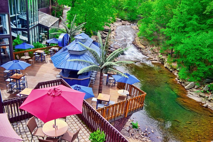 Photo Source: The Woodlands Inn, Hotel Ascend Collection