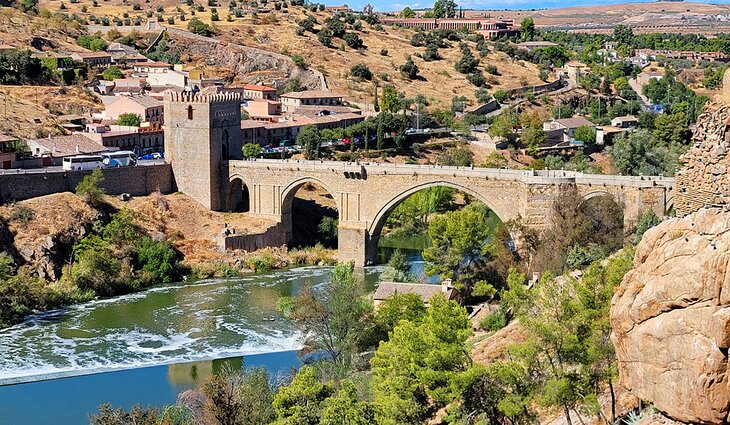 Puente de Alcántara: 13th-Century Moorish Bridge