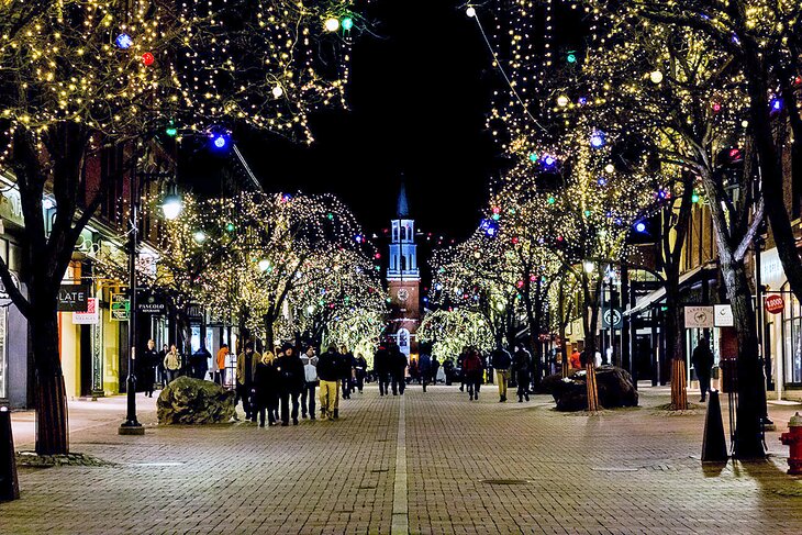 Holiday shoppers on Church Street in Burlington