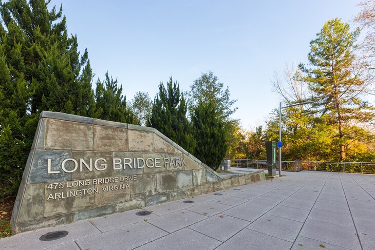 Long Bridge Park | Joseph Gruber / Shutterstock.com