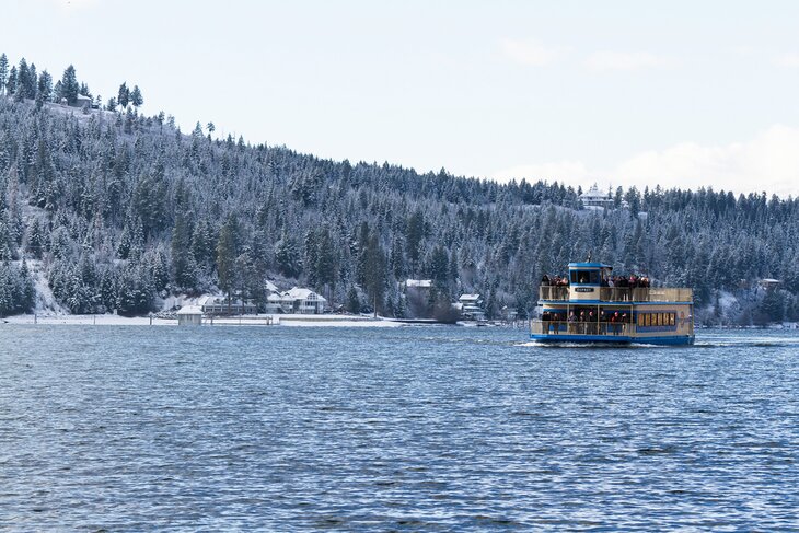 Winter cruise on Lake Coeur d'Alene