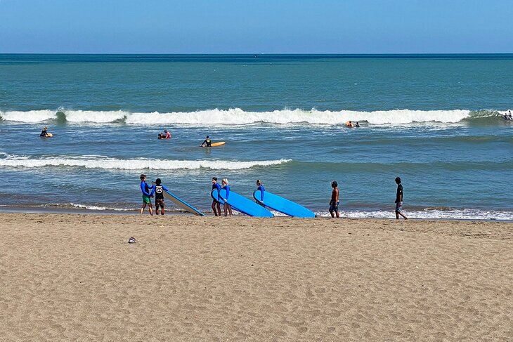 Surf lessons in Canggu