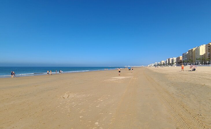 Playa de La Cortadura looking towards Playa Victoria