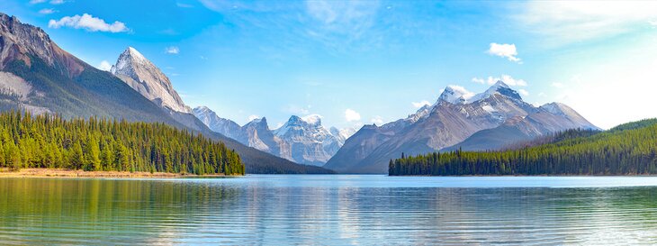 Panoramic view of Maligne Lake in Jasper National Park, Alberta, Canada