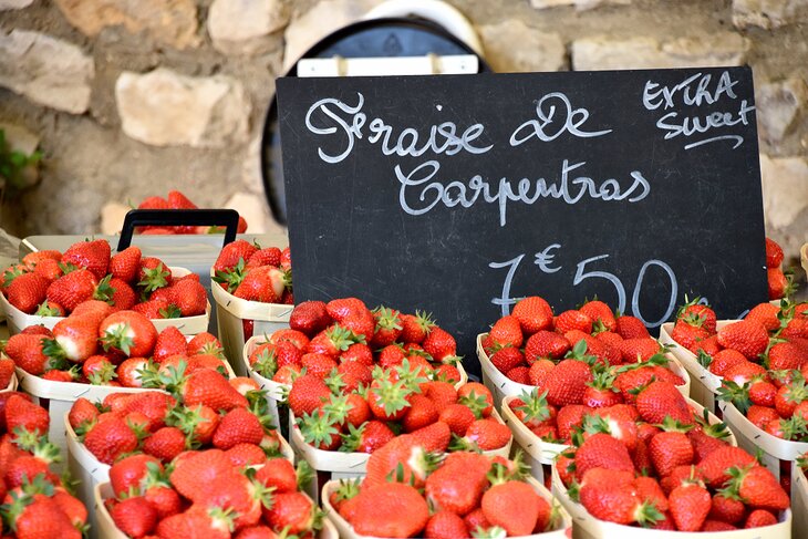 Carpentras strawberries for sale