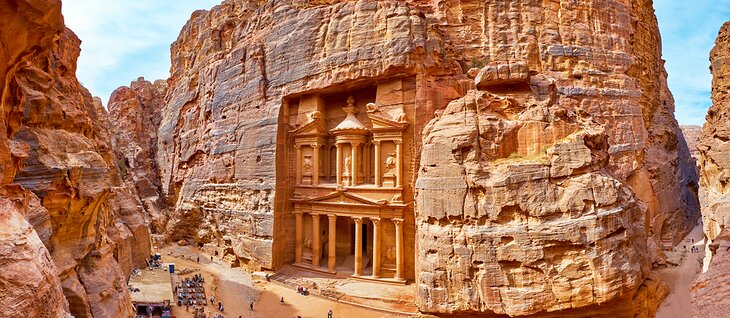 The Treasury (Al-Khazneh) in Petra, Jordan
