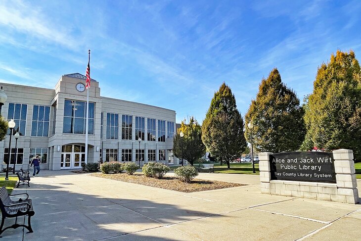 Alice and Jack Wirt Public Library