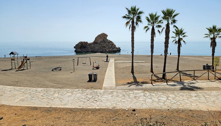 Playa Peñon del Cuervo and walkway