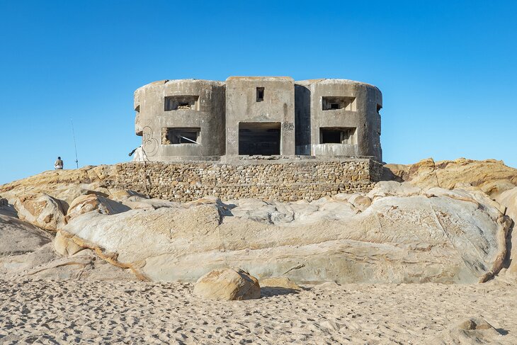 Bunker Beach (Playa de Atlanterra) 