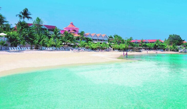 Coco Reef Resort and Spa