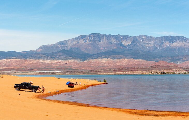 Sand Hollow State Park