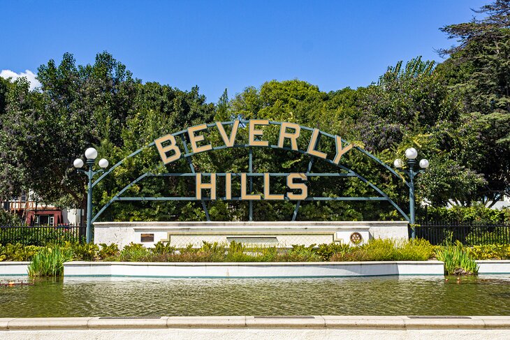 HOW TO HAVE A GREAT DAY IN BEVERLY HILLS - THAT DOESN'T INVOLVE