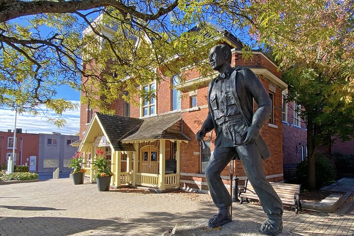 Norman Bethune Statue outside the Gravenhurst Opera House