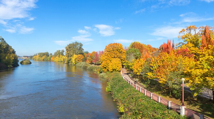 Willamette River Bike Trail 