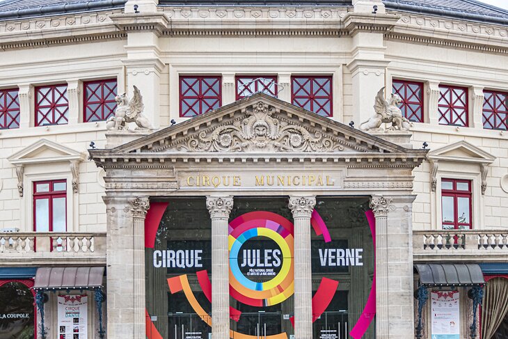 Cirque Jules Verne