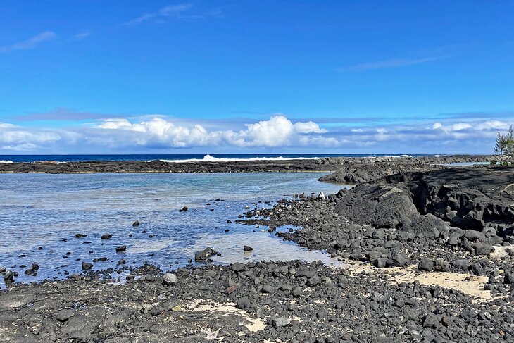 Onekahakaha Beach Park