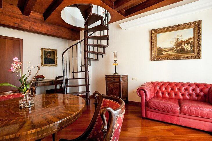 Photo Source: Hotel Flora