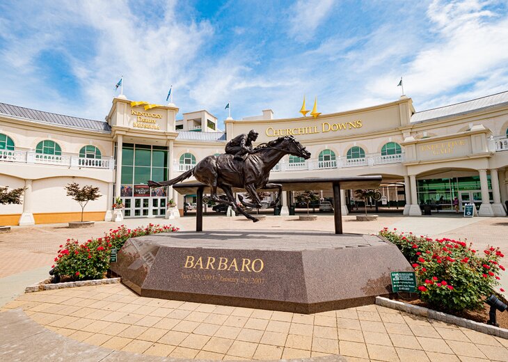 Statue outside the Kentucky Derby Museum