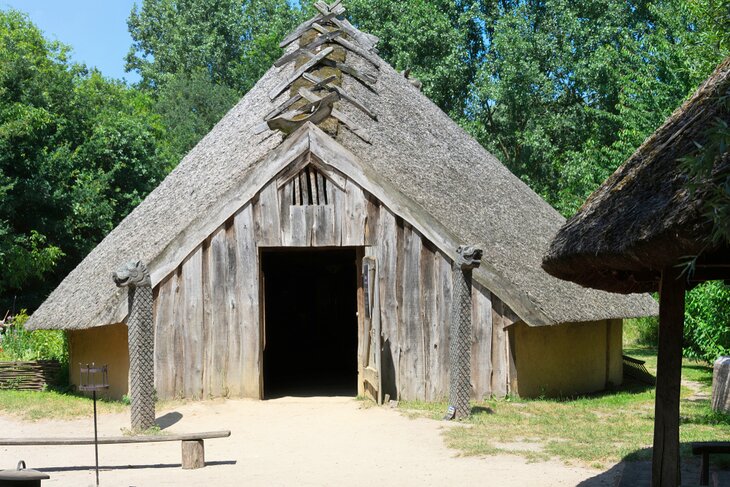 PreHistorisch Dorp (Prehistoric Village)