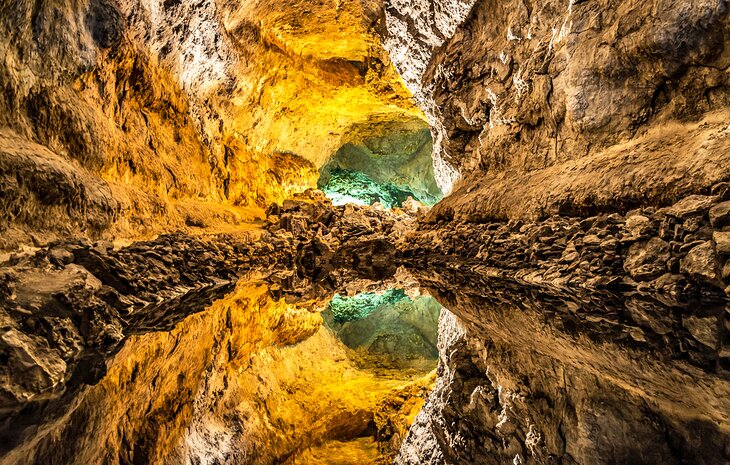 Cueva de los Verdes lava tube