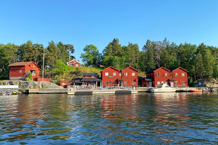 Cottages on Stora Fjäderholmen